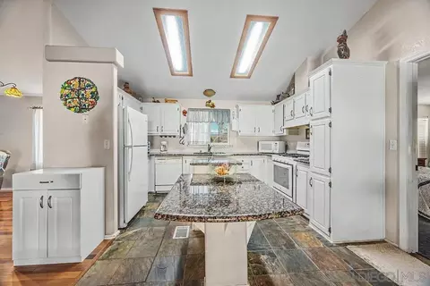 Kitchen - 38748 Via Cantata, Temecula, CA 92592 photo 1 of 3