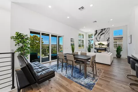 Dining - 13081 Olympus Cir #3, Poway, CA 92064 photo 1 of 2