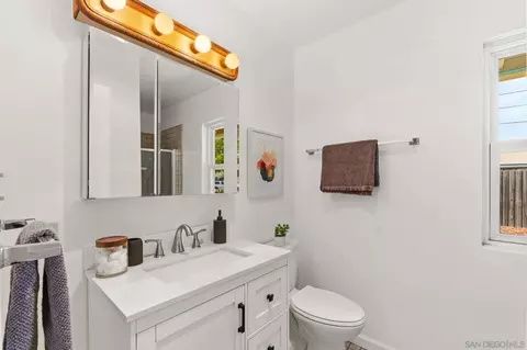 Bath - 1416 S Maple, Escondido, CA 92025 photo 3 of 3
