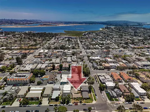 2109-11 Felspar St, San Diego, CA 92109