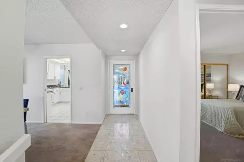 Entry Way - 73 Kingston Ct, Coronado, CA 92118 photo 1 of 4