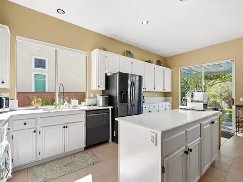 12420 Whispering Tree Ln, Poway, CA 92064 photo 11