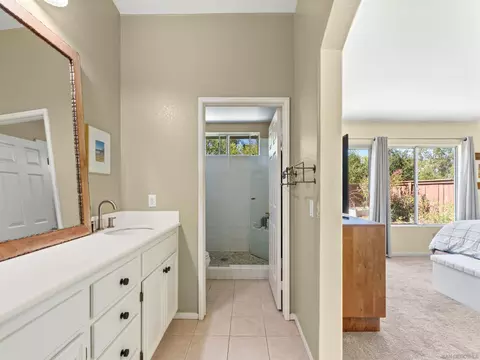 12420 Whispering Tree Ln, Poway, CA 92064 photo 17