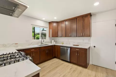 9312 Burning Tree, Santee, CA 92071 photo 13