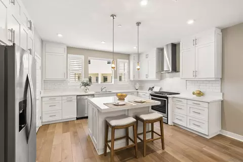 2820 Avella Cir, San Diego, CA 92108