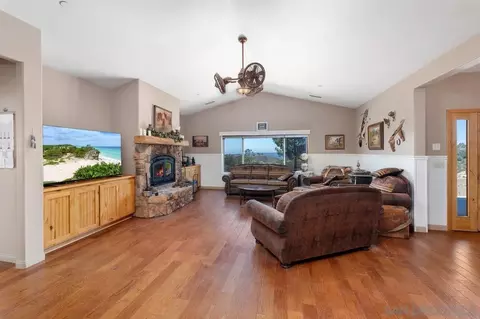 Living - 23895 Ladrido, Ramona, CA 92065 photo 5 of 5