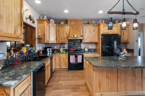 Kitchen - 23895 Ladrido, Ramona, CA 92065 photo 3 of 4
