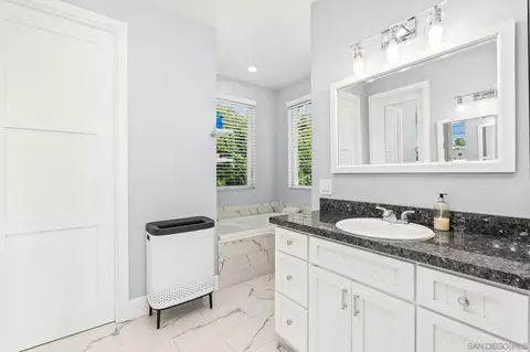 Bath - 1004 F Ave, Coronado, CA 92118 photo 1 of 4