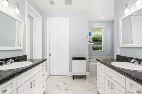 Bath - 1004 F Ave, Coronado, CA 92118 photo 2 of 4