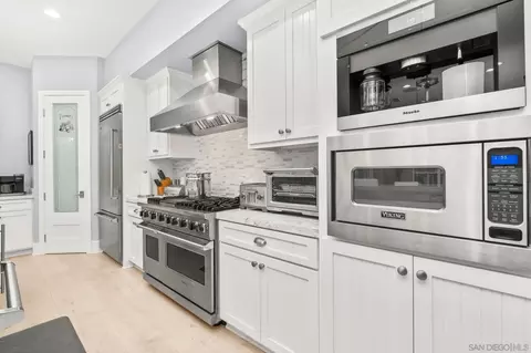 Kitchen - 1004 F Ave, Coronado, CA 92118 photo 4 of 5