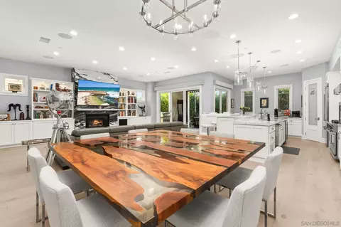Dining - 1004 F Ave, Coronado, CA 92118 photo 1 of 2