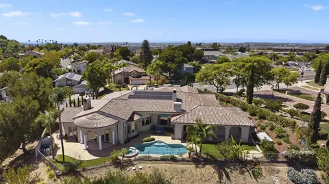 7020 El Fuerte St, Carlsbad, CA 92009