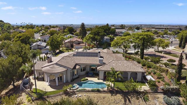 7020 El Fuerte St, Carlsbad, CA 92009
