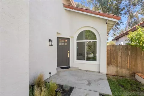 1789 Avenida Segovia, Oceanside, CA 92056 photo 6