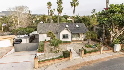 View/Area - 444 Avalon Dr, Vista, CA 92084 photo 1 of 3