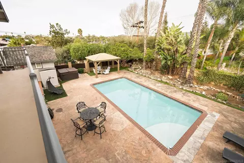 Exterior - 444 Avalon Dr, Vista, CA 92084 photo 11 of 15