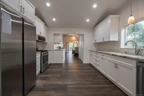 Entry Way - 444 Avalon Dr, Vista, CA 92084 photo 1 of 2