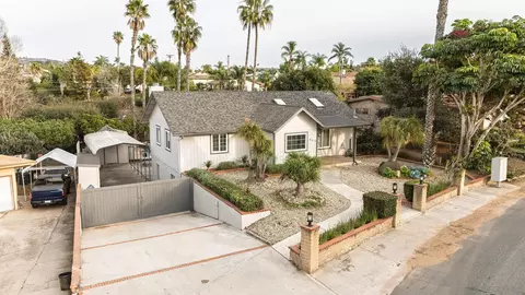View/Area - 444 Avalon Dr, Vista, CA 92084 photo 2 of 3