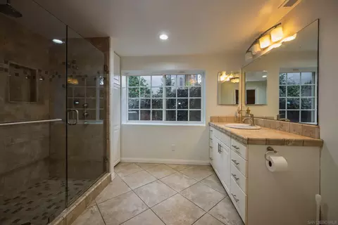 Bath - 444 Avalon Dr, Vista, CA 92084 photo 3 of 4