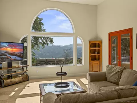 Living - 17922 Sierra Cielo Ln, Jamul, CA 91935 photo 4 of 9