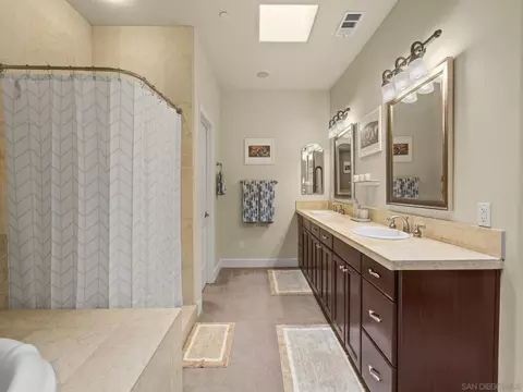 Bath - 17922 Sierra Cielo Ln, Jamul, CA 91935 photo 4 of 7
