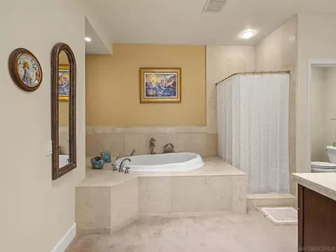Bath - 17922 Sierra Cielo Ln, Jamul, CA 91935 photo 6 of 7
