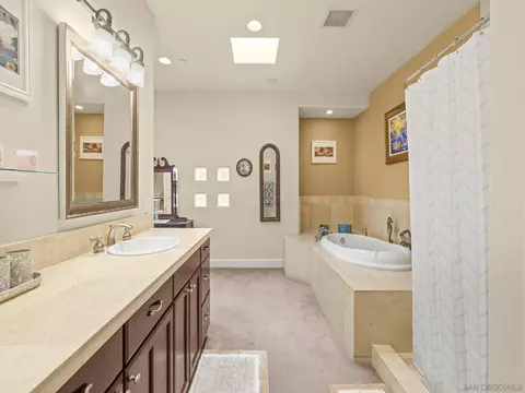Bath - 17922 Sierra Cielo Ln, Jamul, CA 91935 photo 5 of 7