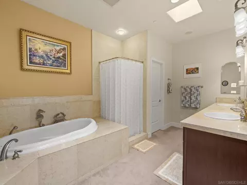 Bath - 17922 Sierra Cielo Ln, Jamul, CA 91935 photo 3 of 7