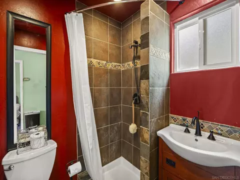 Bath - 17922 Sierra Cielo Ln, Jamul, CA 91935 photo 7 of 7