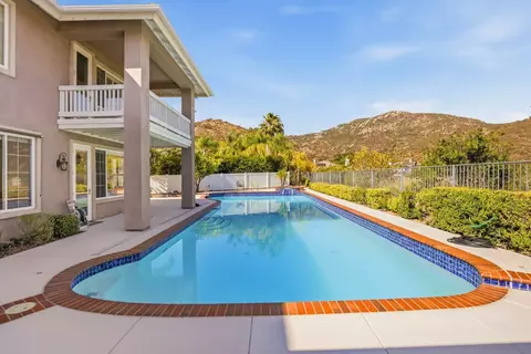 Exterior - 3159 Willow Crk, Escondido, CA 92027 photo 6 of 9