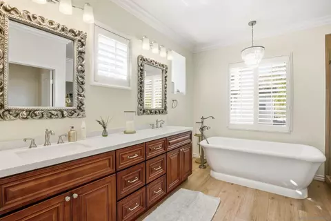 Bath - 3159 Willow Crk, Escondido, CA 92027 photo 3 of 6