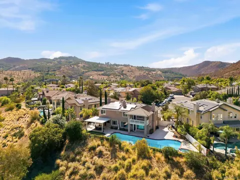 View/Area - 3159 Willow Crk, Escondido, CA 92027 photo 7 of 12