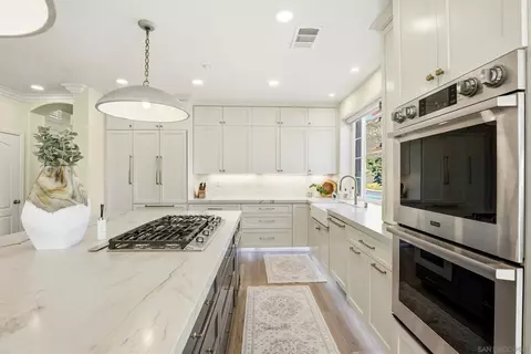 Kitchen - 3159 Willow Crk, Escondido, CA 92027 photo 5 of 6
