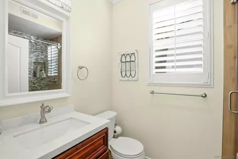 Bath - 3159 Willow Crk, Escondido, CA 92027 photo 1 of 6