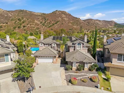 View/Area - 3159 Willow Crk, Escondido, CA 92027 photo 1 of 12