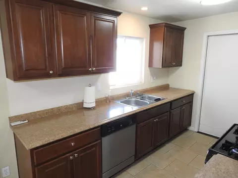 Kitchen - 1069 Woodhaven Dr, Spring Valley, CA 91977 photo 3 of 8
