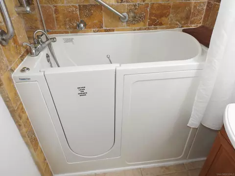 Bath - 1069 Woodhaven Dr, Spring Valley, CA 91977 photo 5 of 6