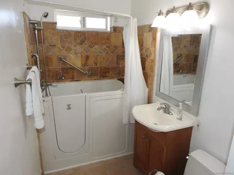 Bath - 1069 Woodhaven Dr, Spring Valley, CA 91977 photo 3 of 6