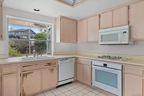 Kitchen - 4235 Casa De Machado, La Mesa, CA 91941 photo 1 of 3