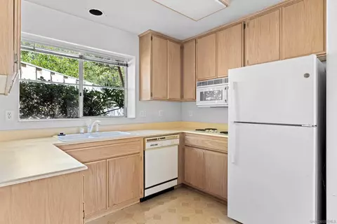Kitchen - 4235 Casa De Machado, La Mesa, CA 91941 photo 3 of 3