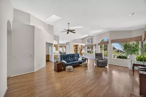 Living - 15546 Calistoga Dr, Ramona, CA 92065 photo 5 of 7