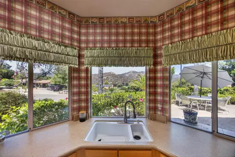 Kitchen - 15546 Calistoga Dr, Ramona, CA 92065 photo 4 of 4