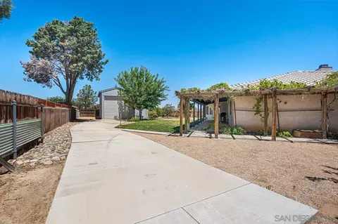 12450 Algonquin, Apple Valley, CA 92308 photo 39