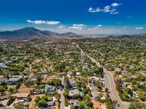 View/Area - 4586 Mayapan, La Mesa, CA 91941 photo 2 of 5