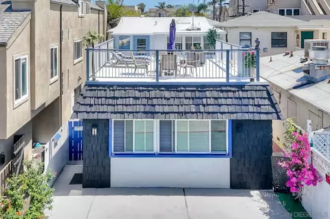 809-11 Santa Clara Pl, San Diego, CA 92109