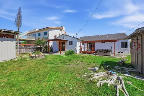 Exterior - 551 Thorn St, Imperial Beach, CA 91932 photo 4 of 5
