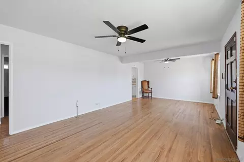 Living - 551 Thorn St, Imperial Beach, CA 91932 photo 2 of 5