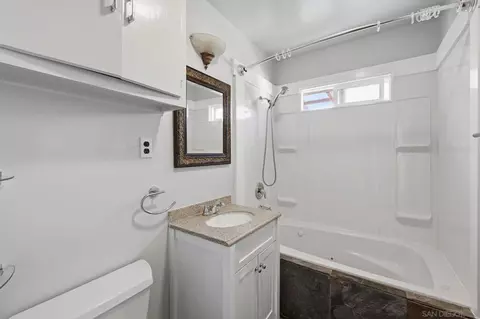 Bath - 551 Thorn St, Imperial Beach, CA 91932 photo 2 of 2
