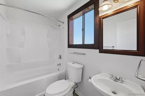 Bath - 551 Thorn St, Imperial Beach, CA 91932 photo 1 of 2