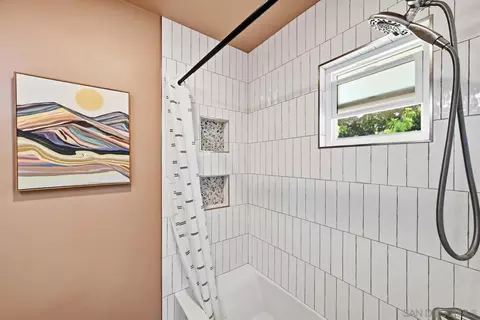 Bath - 1500 S Citrus Ave, Escondido, CA 92027 photo 3 of 3